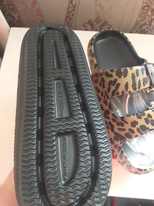 Продам новую обувь