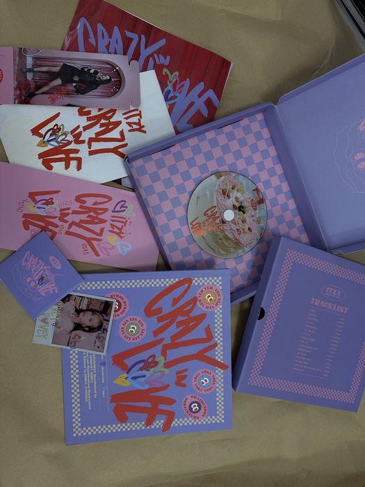 ITZY албум Crazy In Love OT5 ver.
