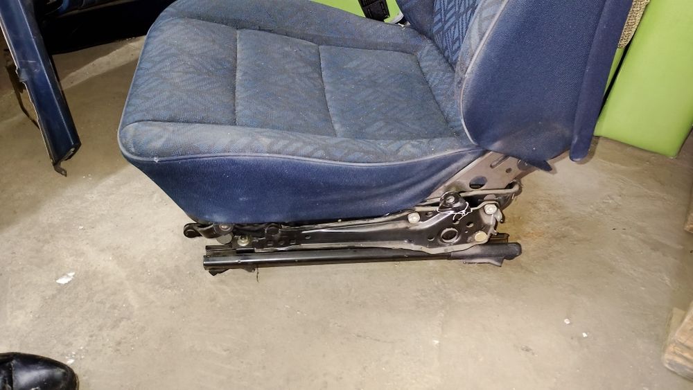 Продам сиденье от mercedes-benzw202