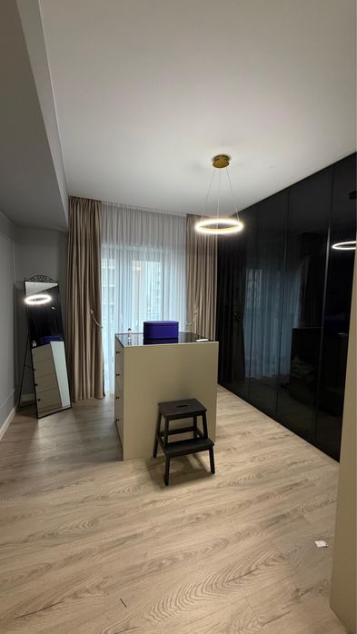 Vand apartament 3 camere