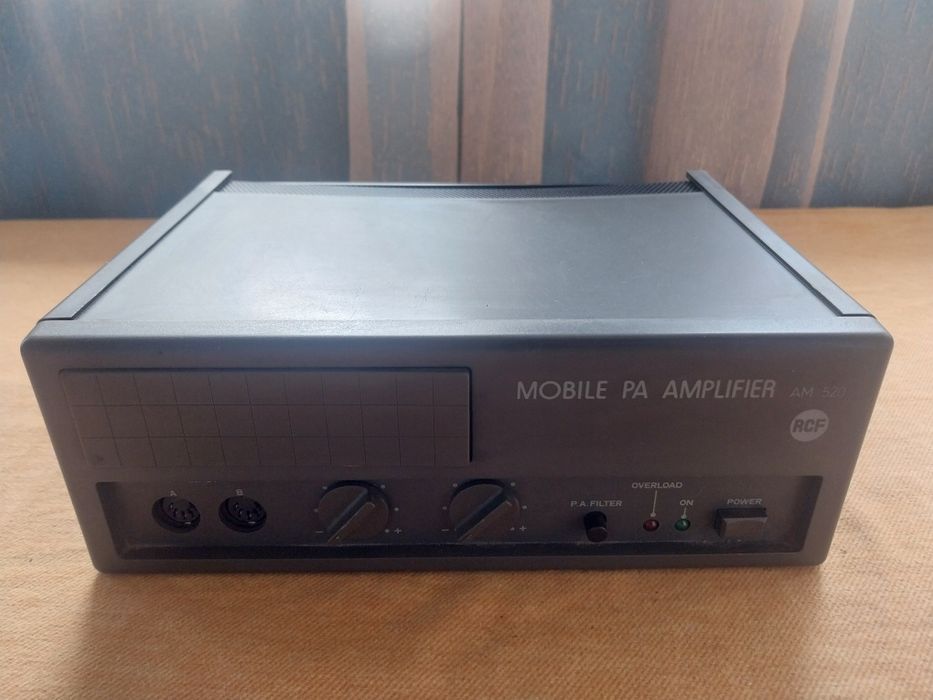 Amplificator model vechi.