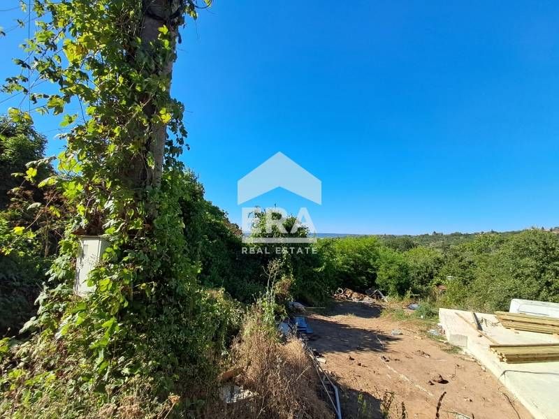 Ексклузивен, урегулиран поземлен имот за продажба, с вода, в м-т Боров