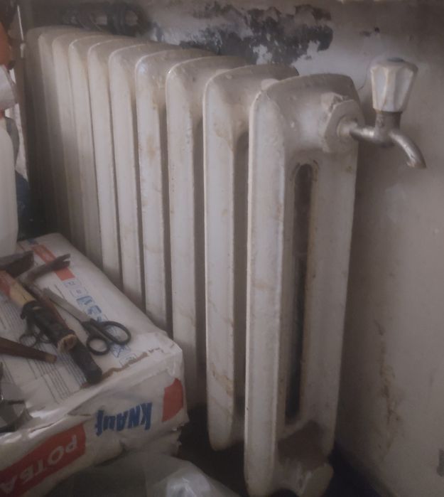 Продаю Отопительный Прибор Чугунный б/у.