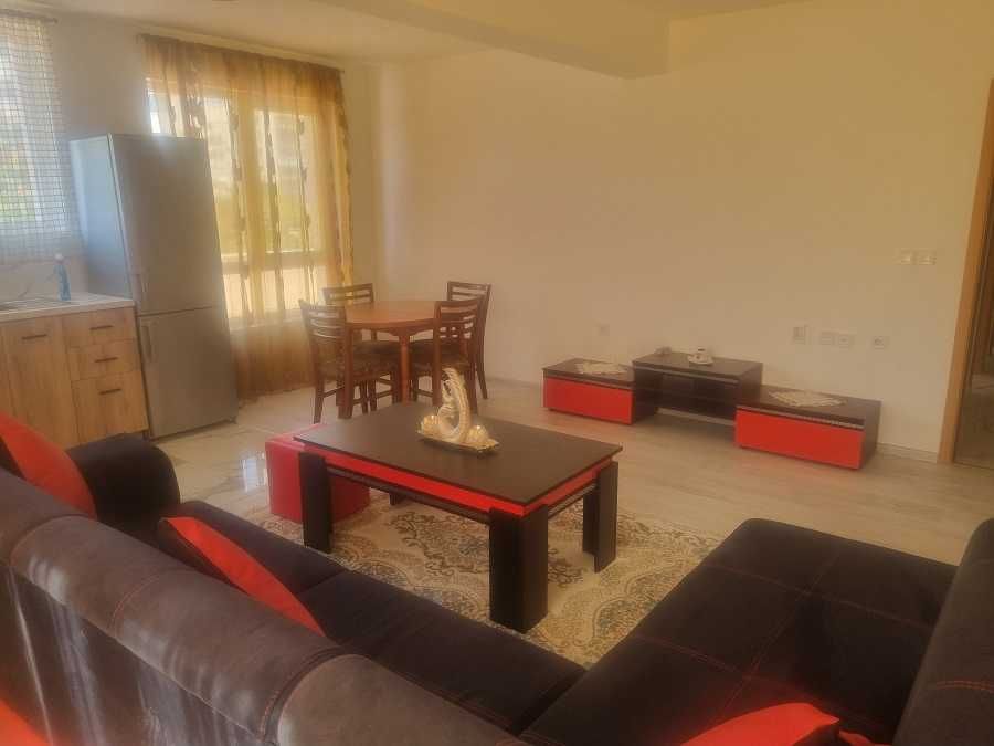 Дава се под наем Двустаен апартамент в Пловдив, Въстанически - 78 кв.м за 357 € - Снимка #2