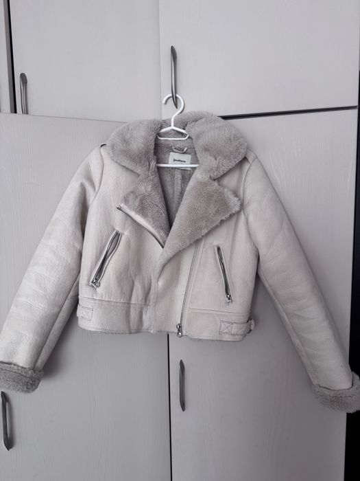 Бежаво яке Страдивариус