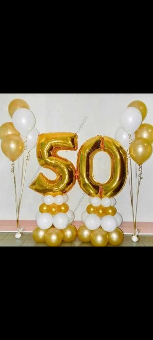 Стойка из шаров подарки