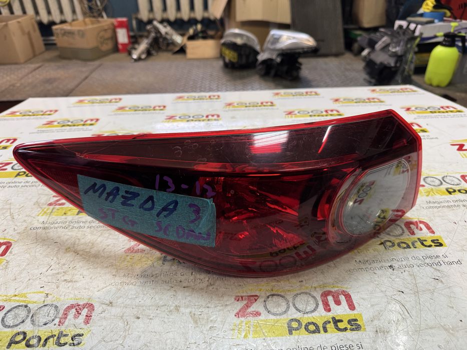 Lampa stop stanga spate pe aripa Mazda 3 BM sedan berlina 2013-2018