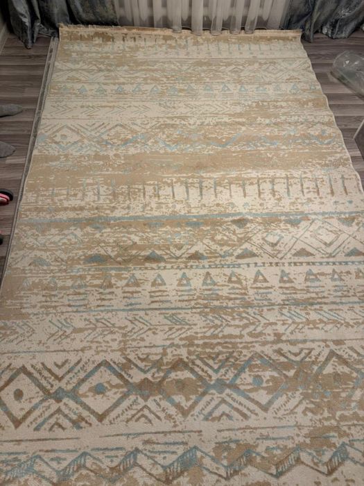 Продам ковер 2*3 рамер