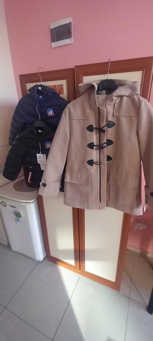 Продават се нови детски якета