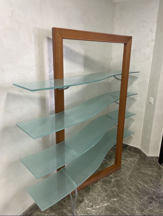 Продам очень стильную витрину пр-ва Италия