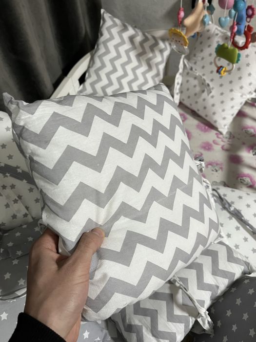 Бортики в кроватку  и простыня