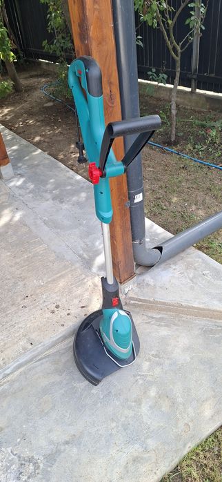 Trimmer de tuns gazonul