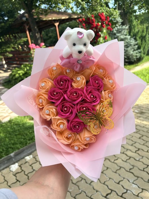 Buchete de flori realizate cu drag și atenție la fiecare detaliu! La doar 50 lei