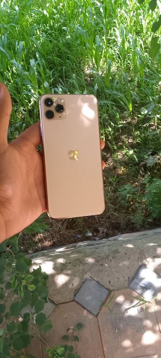 iphone  11  pro  max  sotiladi  aybi   sensir  singan