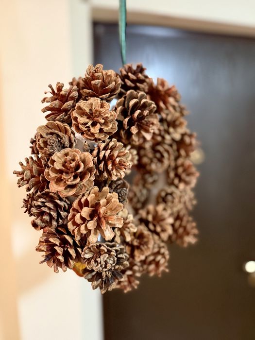 Coroana naturala hand made din conuri de brad