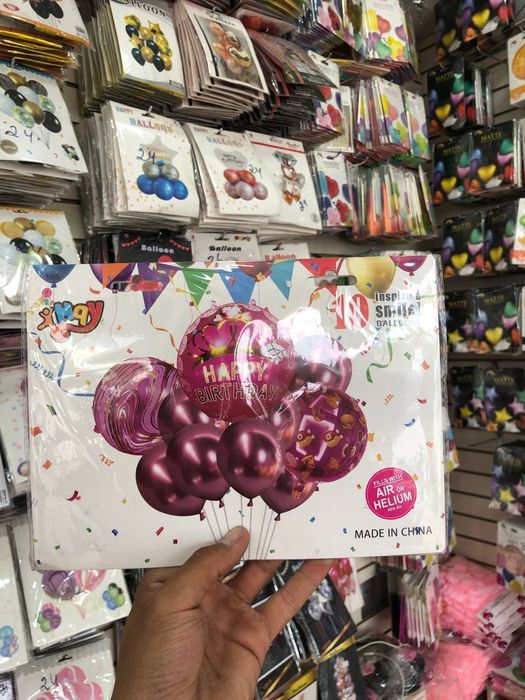 Xarvfli sharlar shaĝamlar Fonus ismli sharlar