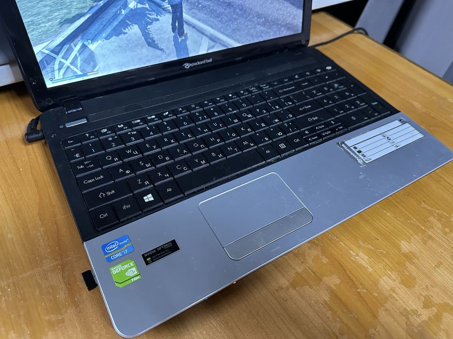 Мощный ноутбук CORE i7 + 8 ГБ ОЗУ