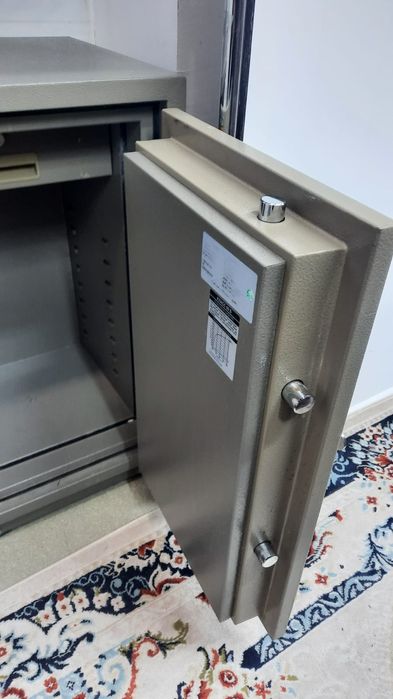 Сейф бронированный