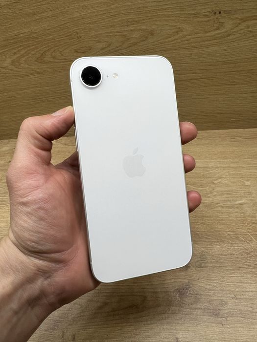 iPhone 16E Alb 100% battery life