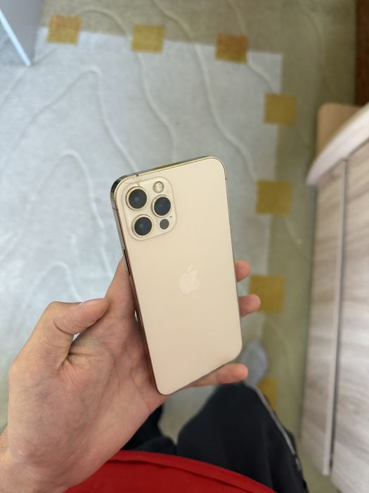 Айфон 12 про золотой