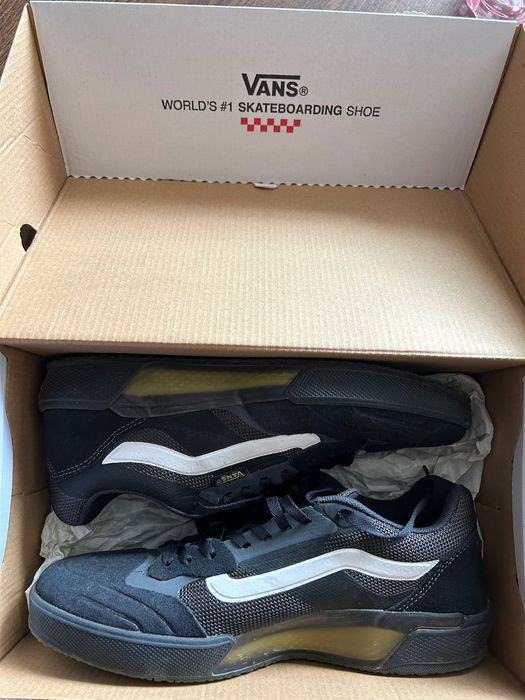Обувки, маратонки Vans