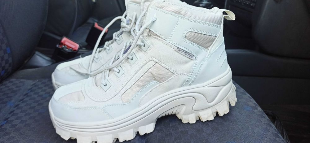 Зимни дамски обувки Skechers