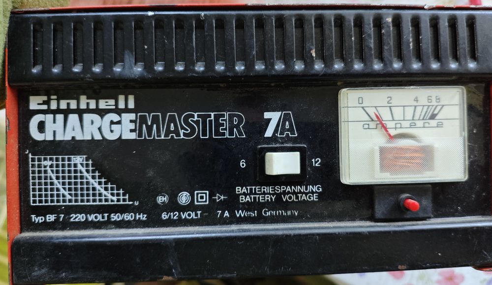 Încărcător 6V/12V Einhell 7A
