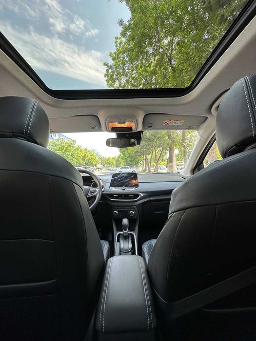 Tracker sotiladi. Продается своя машина Tracker 2 Premier