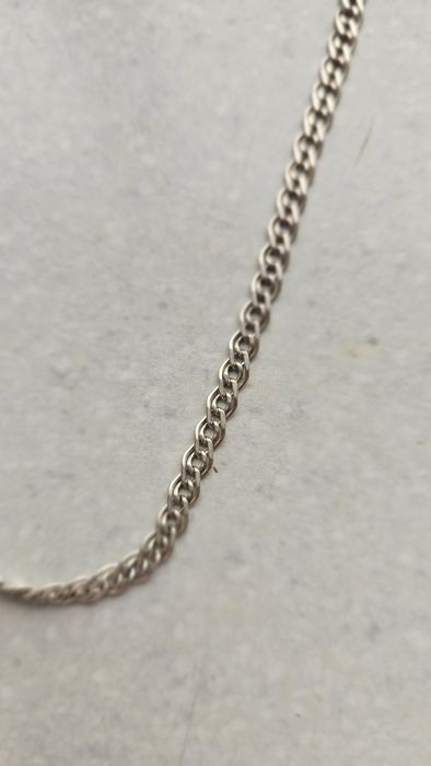 Продам серебряную  цепочку.
