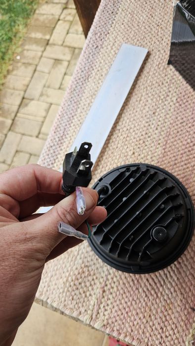 Far auto moto rotund 5.75" 14.6cm LED.