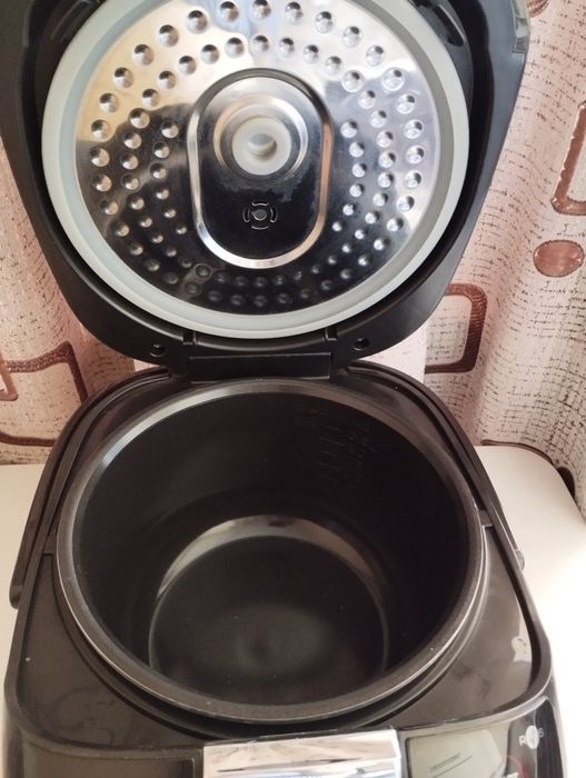 Мультиварка Redmond