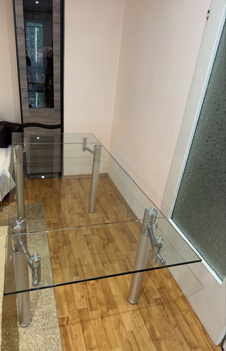 Стъклена разтегателна маса