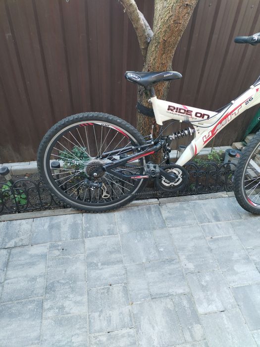 Vând bicicleta UMIT 26