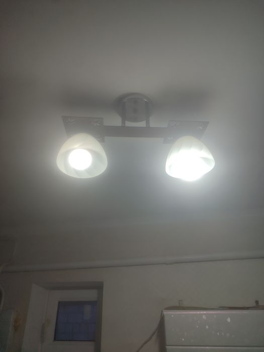 Продаются люстры