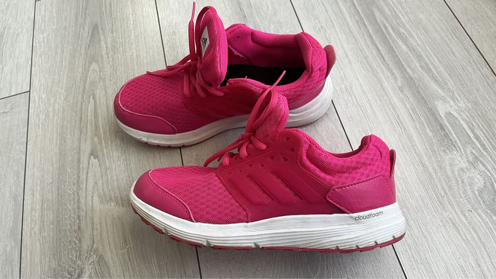 Adidas дамски цикламени маратонки