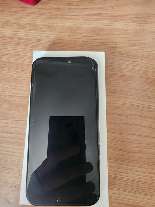 Vand iPhone 16 pro Max de 512 gb memory , 100% sănătate baterie , 180 cicluri de încărcare, activat în septembrie 2025… 4500 lei