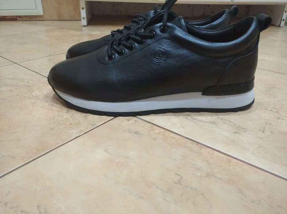 Новые кросовки мужские