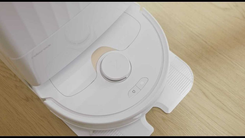 Продаю новые робот пылесосы Roborock Qrevo Pro (RU)