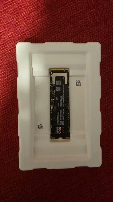 Ssd Samsung 9100 pro 2 tb. Nou.