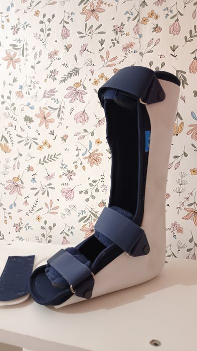 Шина , ортез, лангета