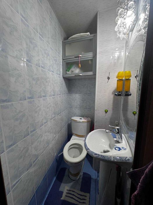 Uch tepa tumanida kvartira sotiladi