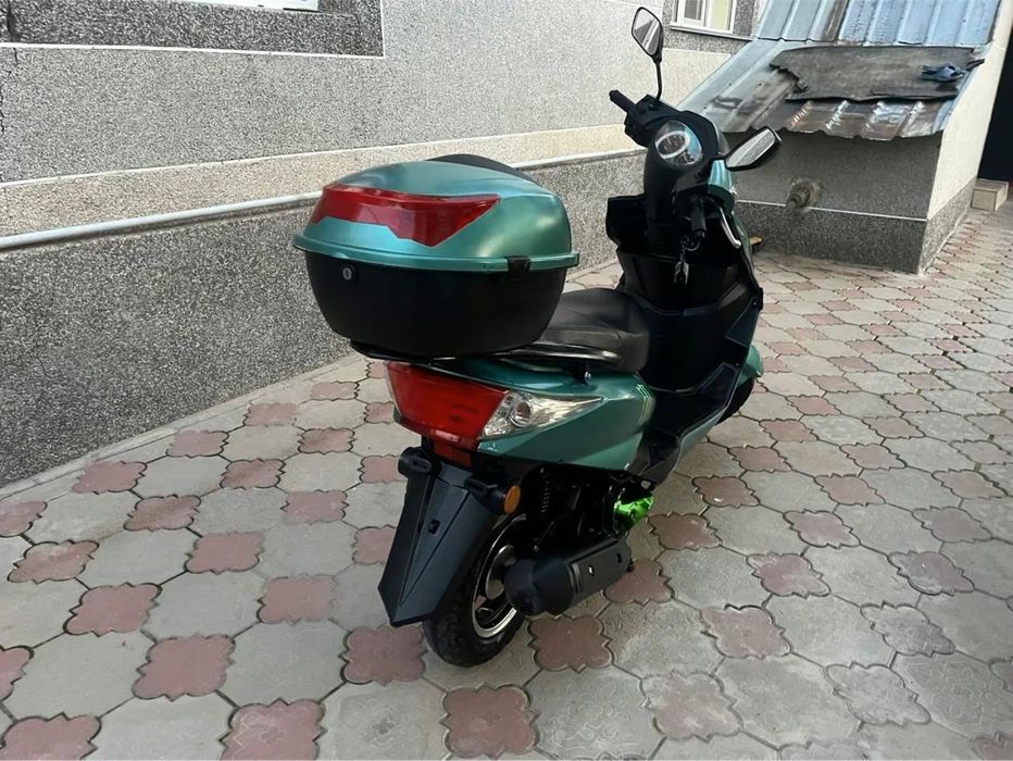 В продаже мопед M8