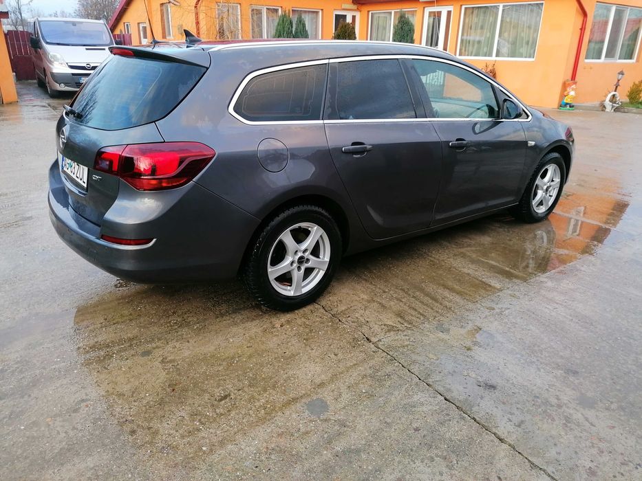 Opel Astra J Sport Tourer