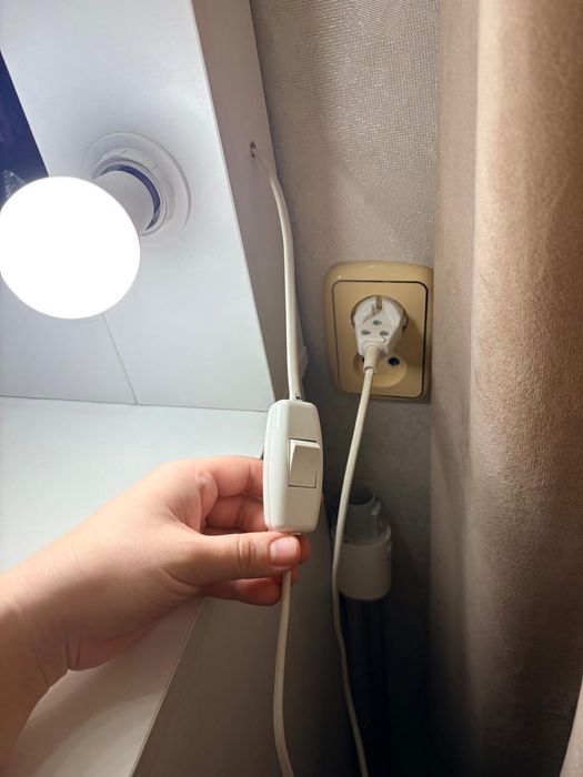 Стол визажиста и бровиста