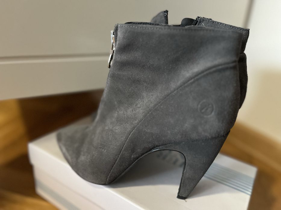 Боти Bronx и балеринки Pier One