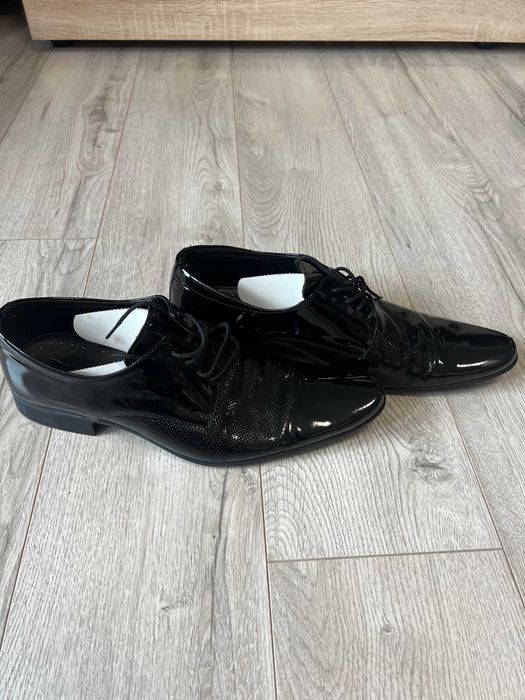 Елегантни мъжки обувки 40 номер КАТО НОВИ