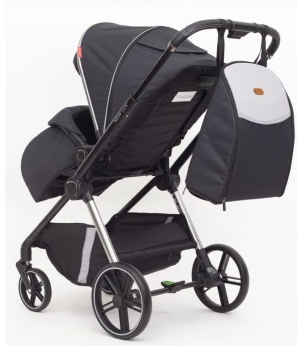 Прогулочная всесезонная коляска