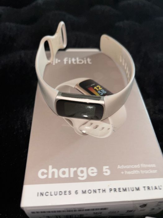 Fitbit charge 5 smartwatch