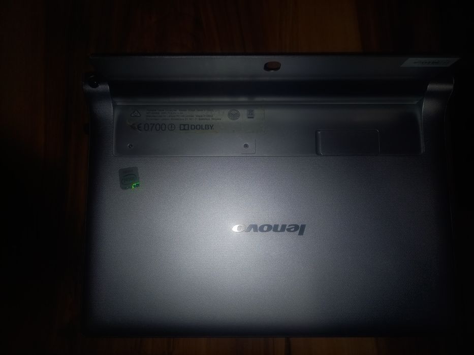 Lenovo yoga tablet2 1050L
