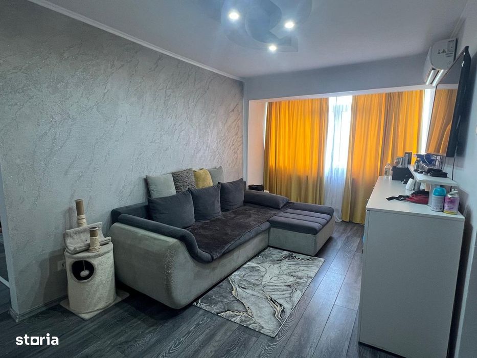 VAND URGENT 3 camere Micro 40 pret 53.000 euro Negociabil